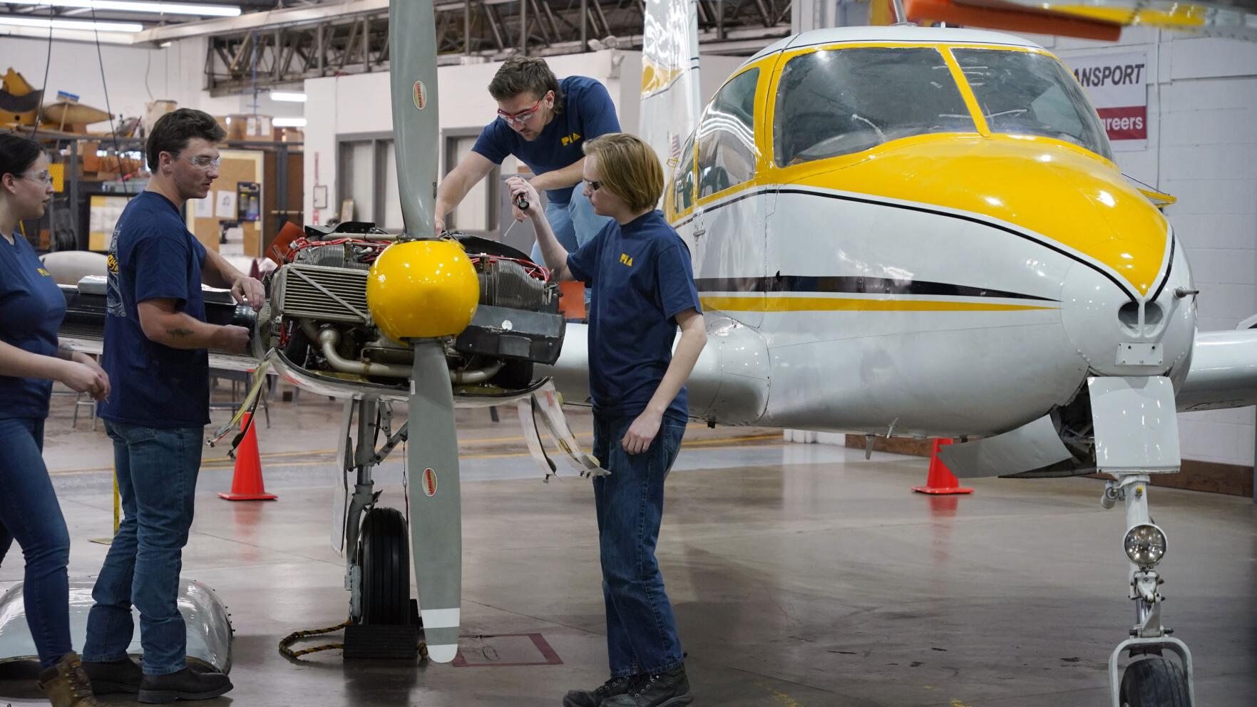 Know any airplane mechanics? Wave of retirements leaves some US industries desperate to hire